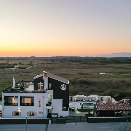 D-palace-lux דירה