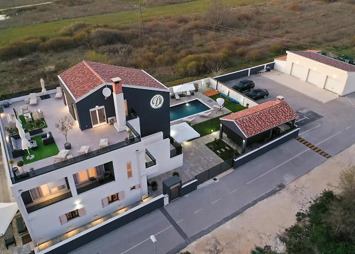 Апартаменты D-palace-lux *